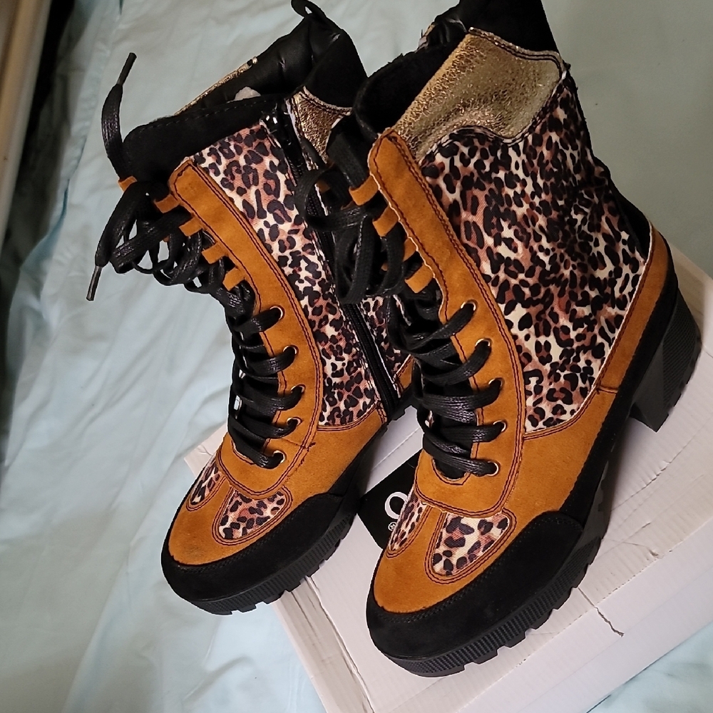 Leopard Print Lace-Up Boots